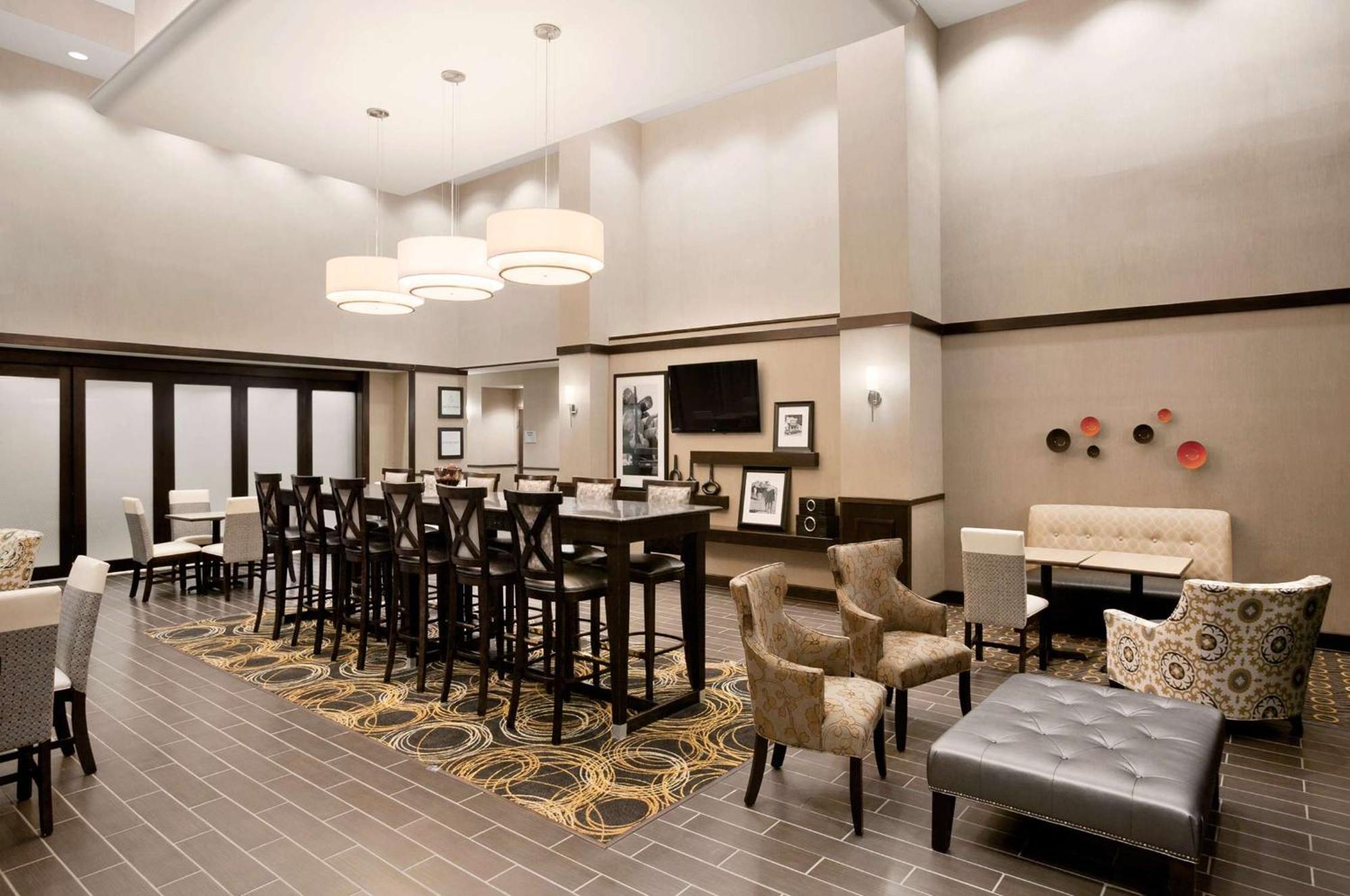 Hotel Hampton & - 3*