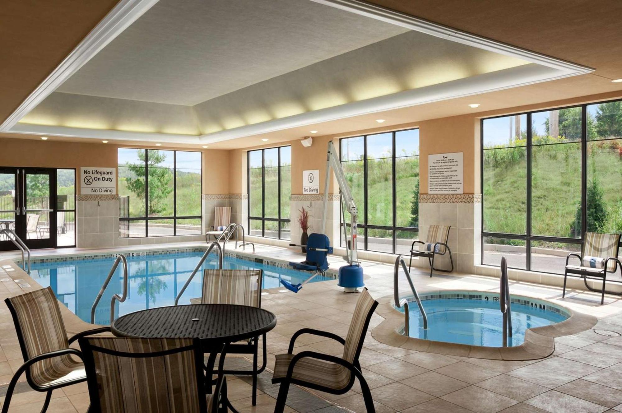Hampton & - Hotel Mansfield