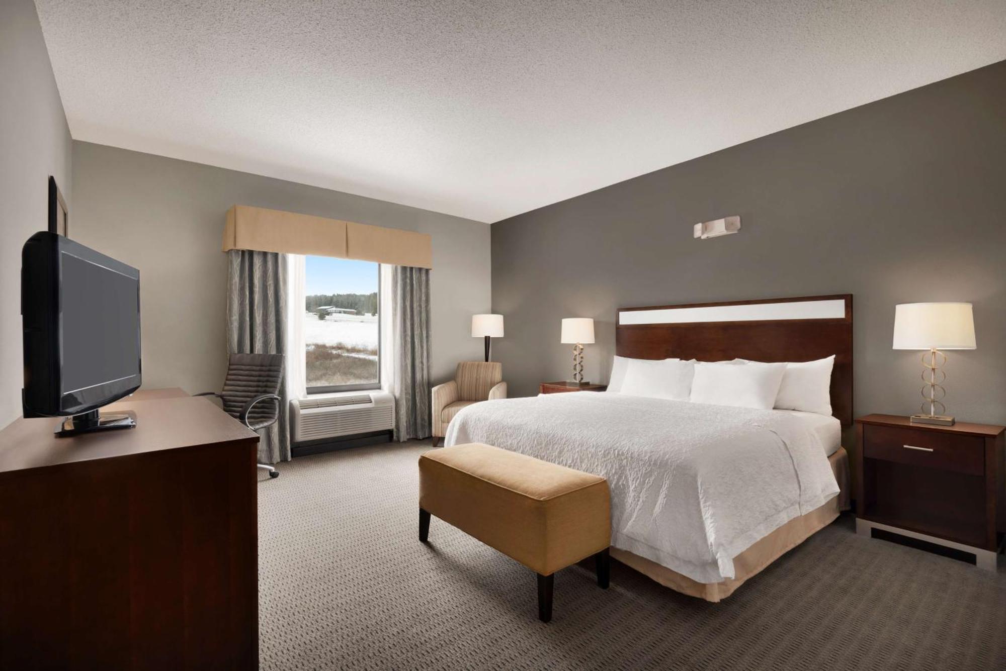 Hampton & - Hotel 3*