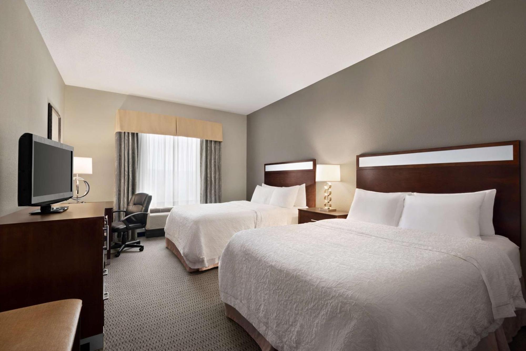 Hotel Hampton & - Mansfield